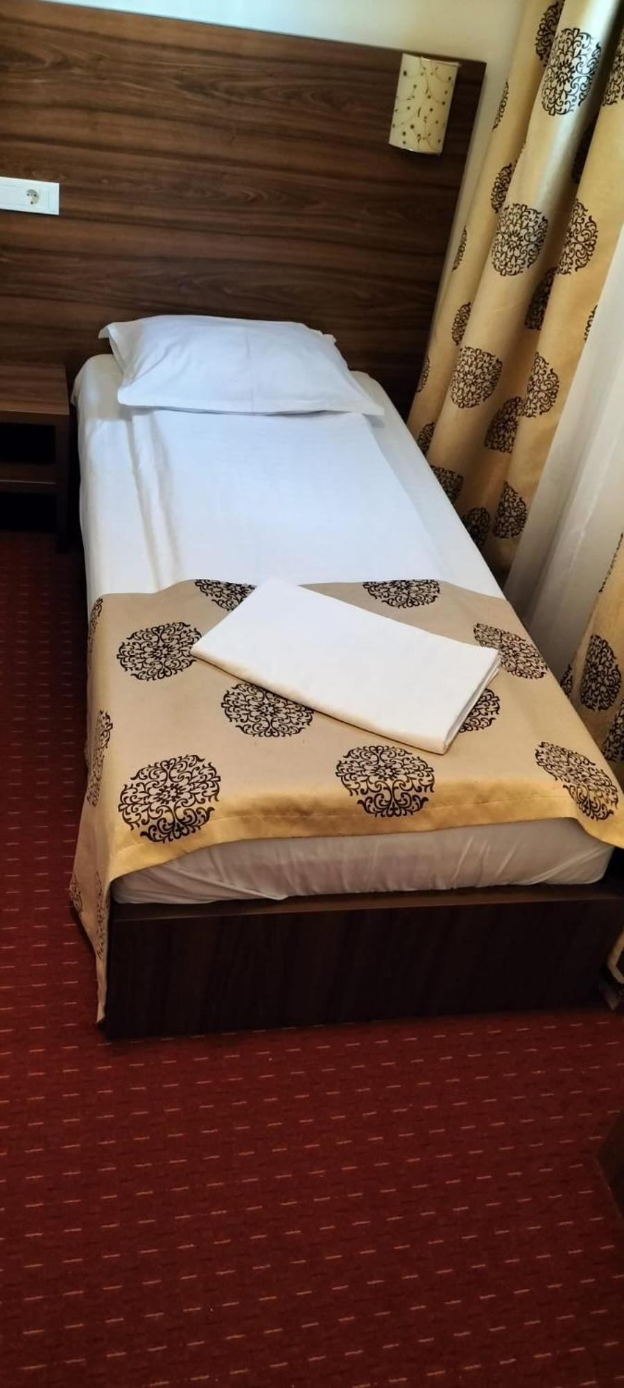 Hostel Orhideea 布泽乌 外观 照片
