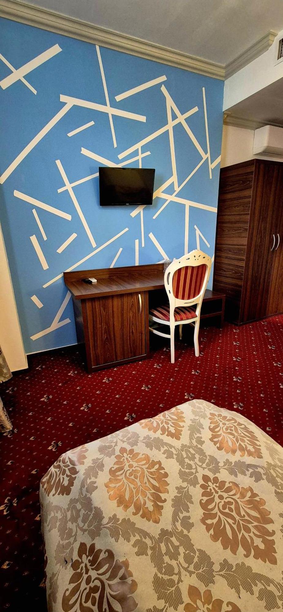 Hostel Orhideea 布泽乌 外观 照片