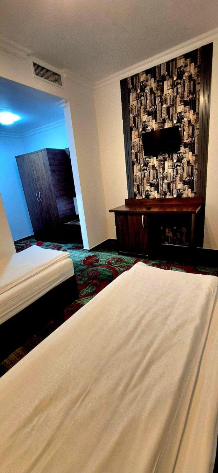 Hostel Orhideea 布泽乌 外观 照片